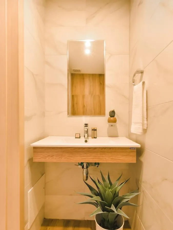 Fully Serviced Apartment At Regatta Living II - 6C Santo Domingo
